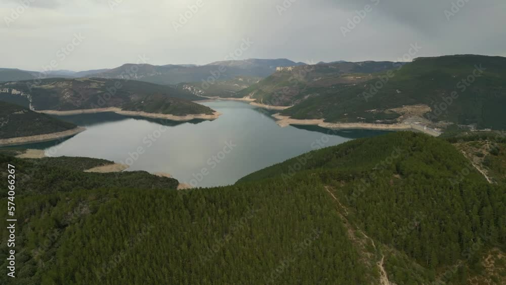 Water. Scarce resource. Itoiz Reservoir, Navarre