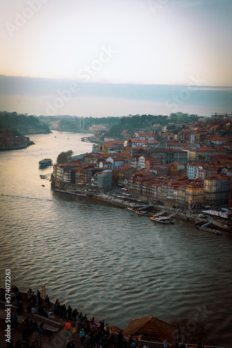 Río duero a su paso por Oporto 