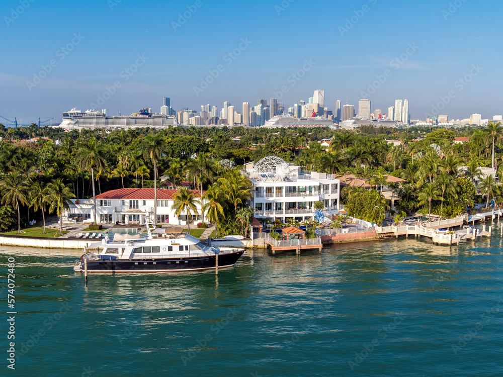 Star Island,private luxury island,Downtown behind.Miami,South Florida,Dade,Florida,USA