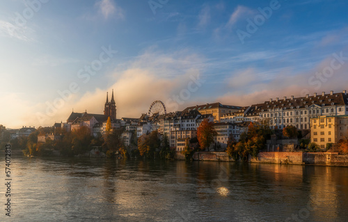 Basel Stadt Schweiz in den frühen Morgenstunden.