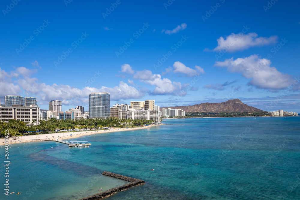 Aerial view of Waikiki Beach and Diamond Head in Honolulu, Hawaii. 