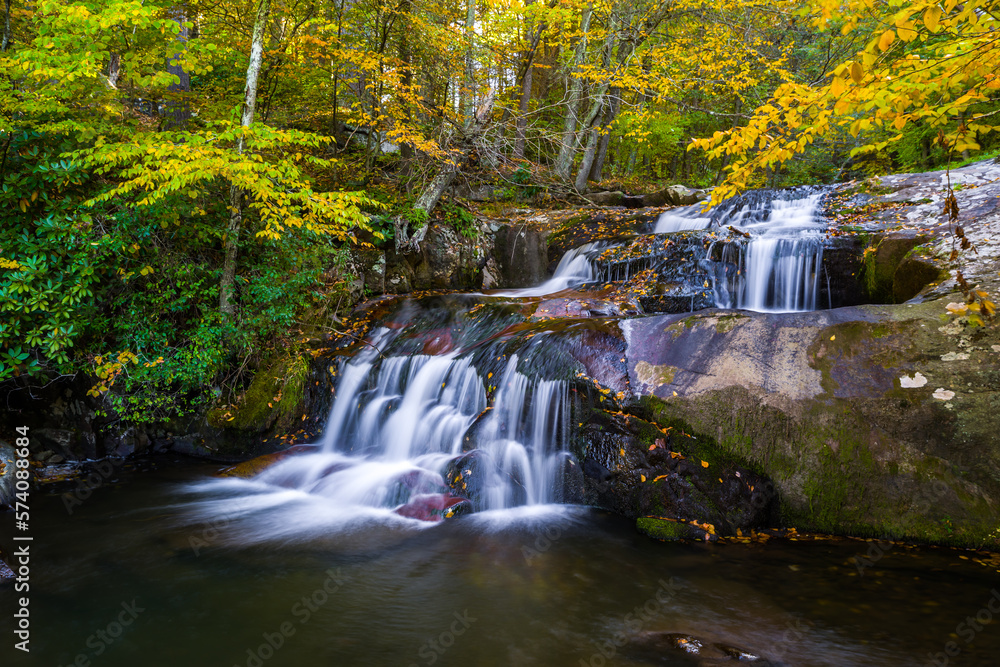 Fototapeta premium Statons Creek Falls in Virginia