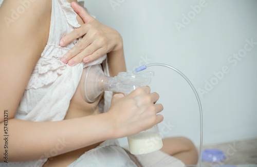 Automatic breast pump, Asia mothers breasts milk for baby