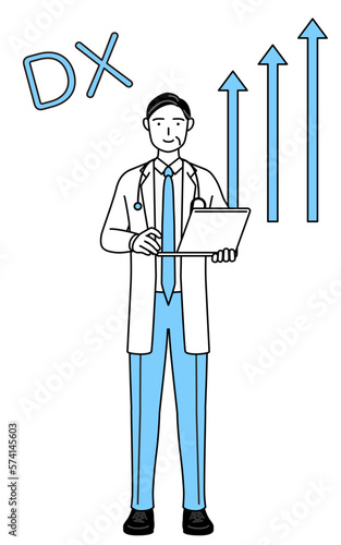 DXのイメージ、業務改善に成功した聴診器をかけた白衣の男性医師、シニア・中高年のベテラン医師