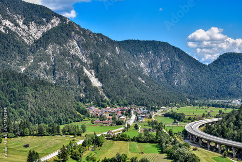 Kanaltal, Autobahn, Malborghetto, Brücke, Autobahnbrücke, Verkehrsader, Betonbrücke, Tarvis, Italien, Tal, Verkehrsweg, A 23, Val Canale, Trasse, Trassenführung, Hochspannung, Hochspannungsleitung, Le