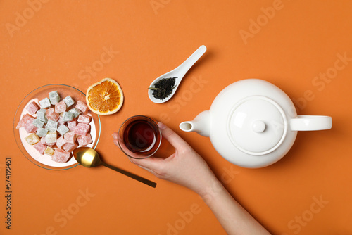 Foto Concept of traditional turkish brewed hot drink - tea