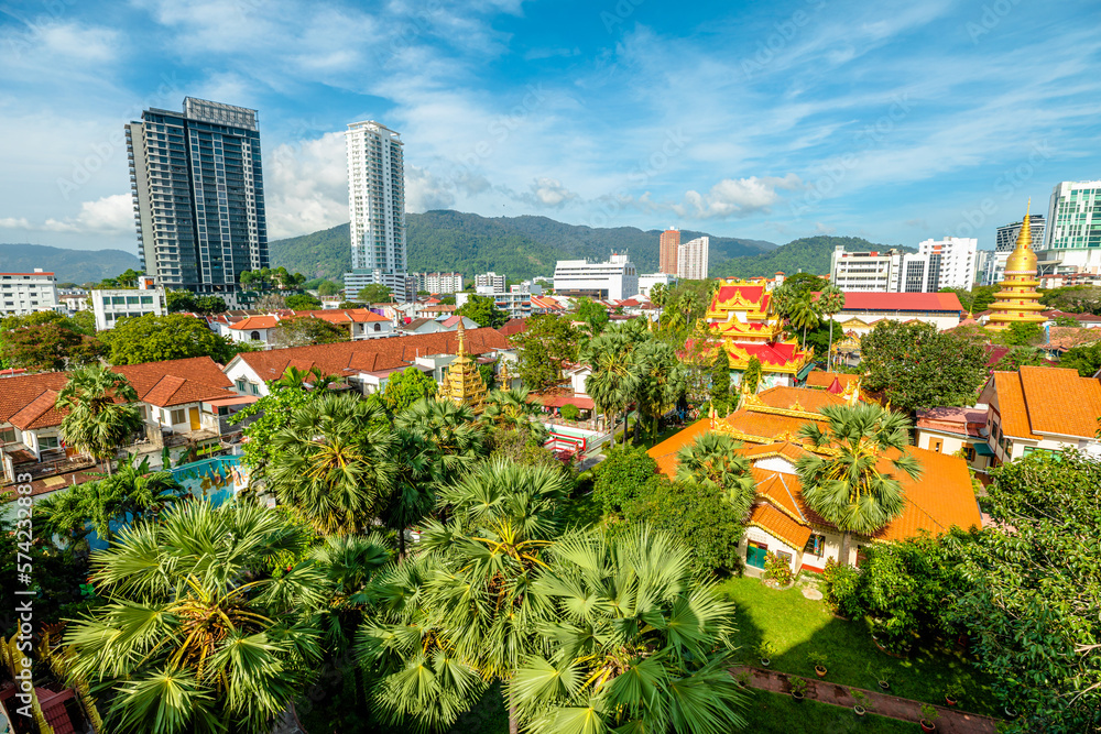 Fototapeta premium An overview of the Dhammikarama Burmese Temple in Penang, Malaysia can be seen from the sky. Built in 1803, this is one of the oldest Buddhist temples in the city.
