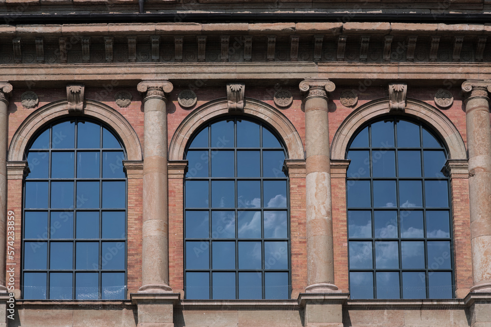 Obraz premium Huge windows of an old building.