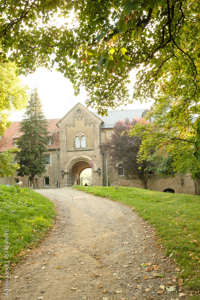 Torbogen und Eingang ins Kloster Ilsenburg im Harz