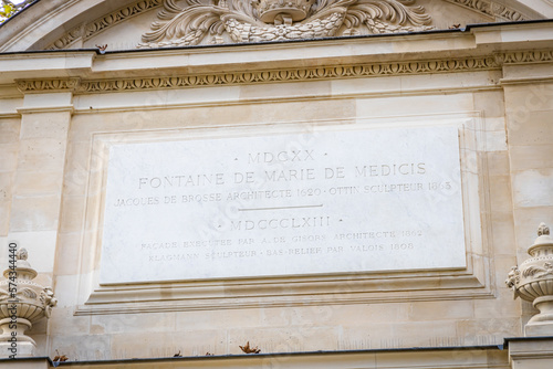 Bild auf Leinwand Fontaine Marie de Medicis marble plate in the Luxembourg Gardens in Paris, Franc
