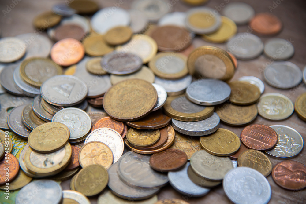 Grupo de monedas de distintos paises Grupo de monedas de distintos paises
