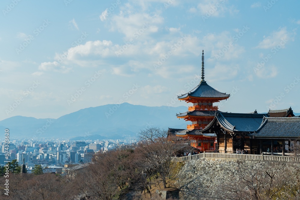 京都の清水寺三重塔風景素材