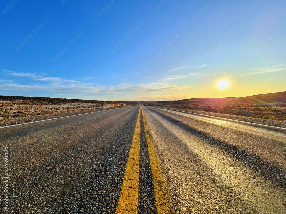 Naklejka premium Sunset view on the route