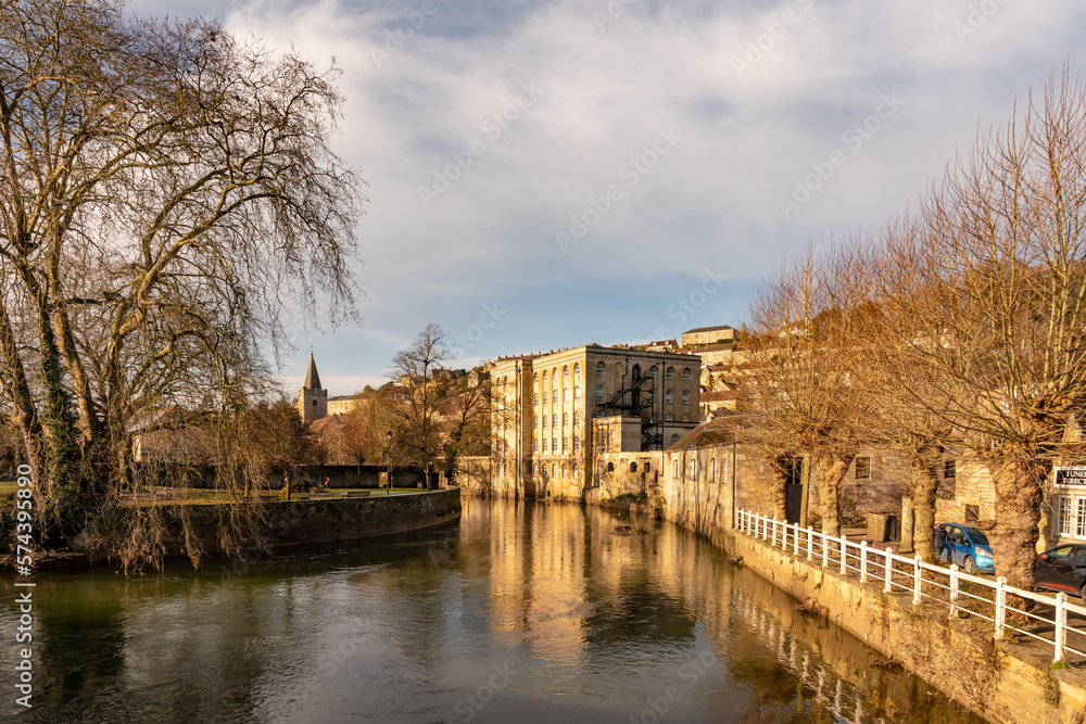 Obraz premium walking around Bradford Upon Avon an old market town