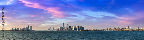 Statue of Liberty, Manhattan, Jersey © Sergii Figurnyi