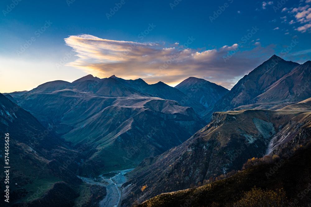 Fototapeta premium sunset in the mountains