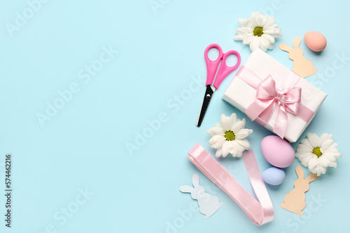 Gift with scissors, Easter ...