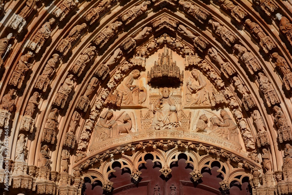 Front door of Batalha Monastery, unesco, 