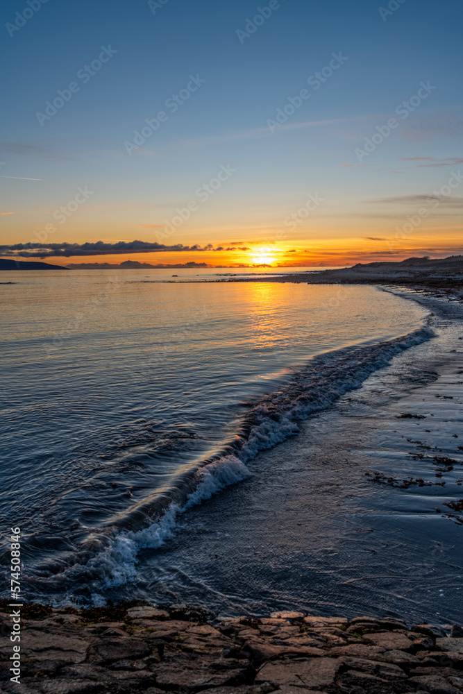 Fototapeta premium Sunset over sea