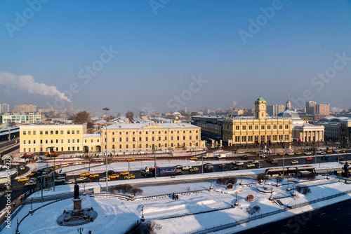 Ленинградский вокзал на Комсомольской площади (площади трех вокзалов).