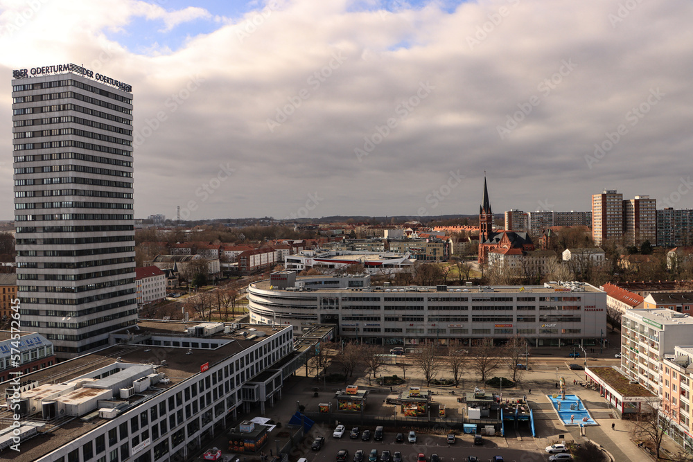 Frankfurt (Oder); Blick von der Marienkirche über den Brunnenplatz nach Westen