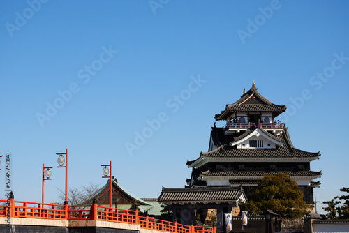 冬の青空と清洲城の風景