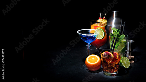 Print op canvas Set of various classic cocktails