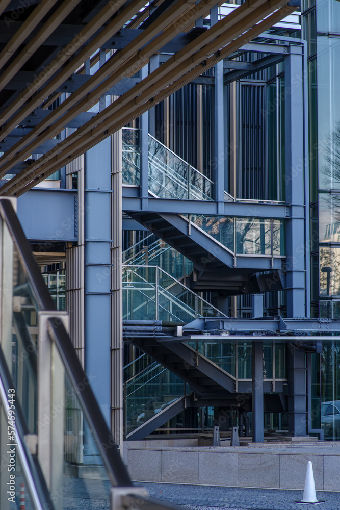 Fototapeta premium 東京の赤坂9丁目で見える幾何学模様