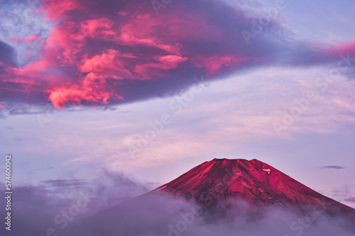 山中湖から富士山と吊るし雲