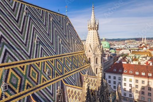 Obraz na płótnie Panoramic view of Vienna cityscape with Cathedral from above, Austria w salonie