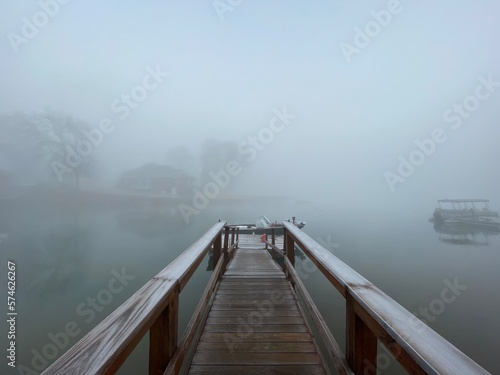 Fotobehang early morning mist on dock