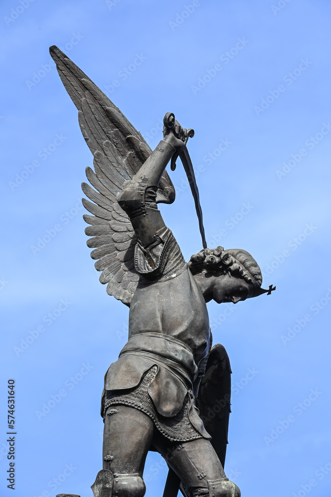 Belgique Belgie Belgium Gand gent Ghent tourisme Flandres flanders Sint Michiels Saint Michel statue dragon