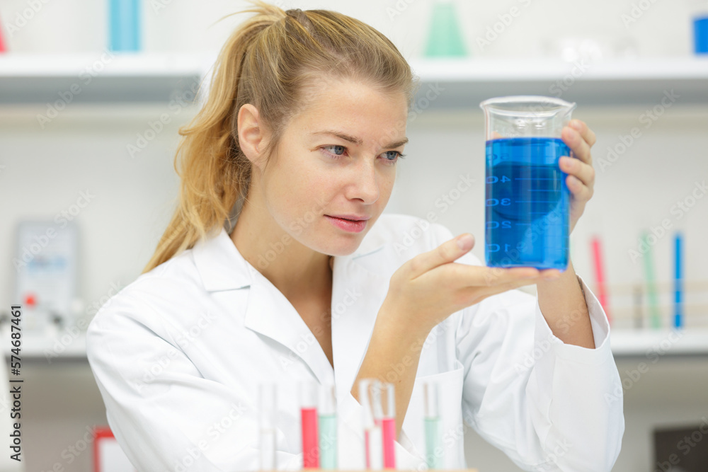 a female woker in the lab a female woker in the lab