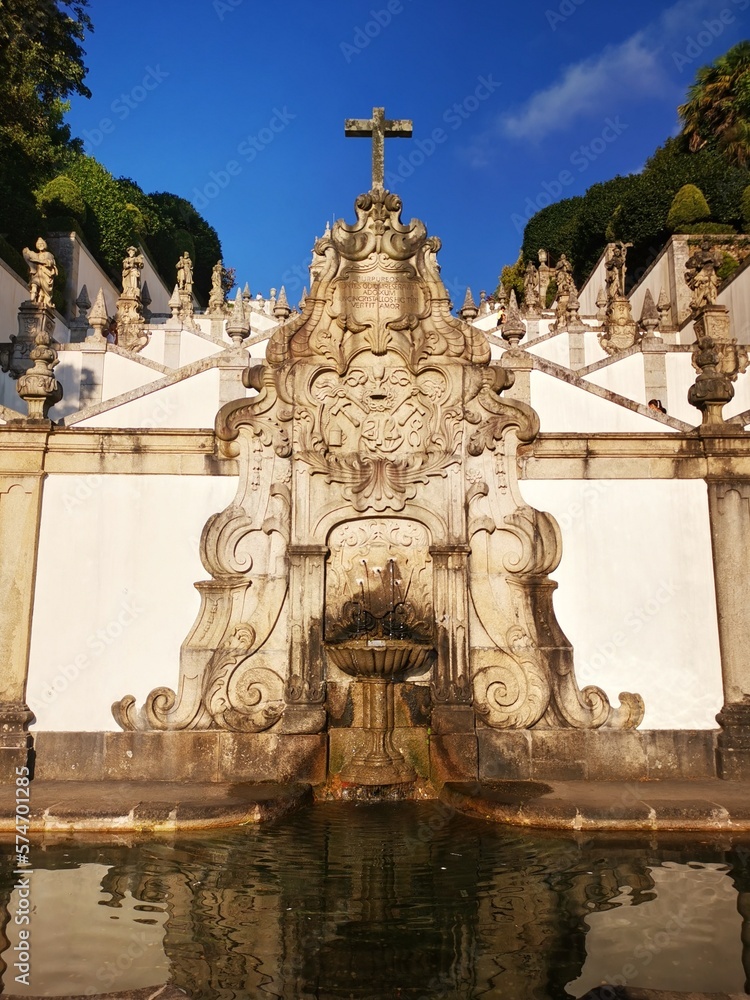 Fototapeta premium zig-zagging Baroque staircase of Bom Jesus Do Monte, Portugal