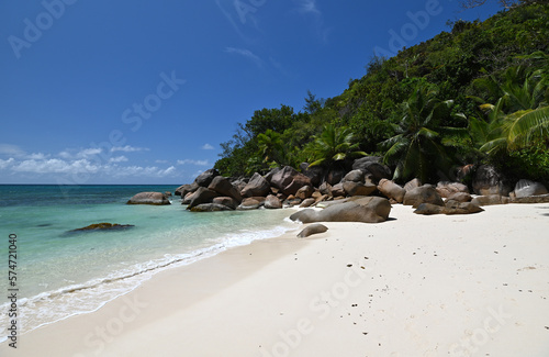 Granitformationen auf der Insel La Dique  © dieter76