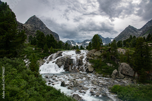 Waterfall in the mountains © Jonengineer