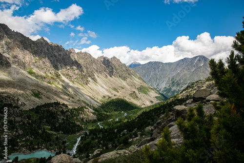 swiss mountains in the summer © Jonengineer