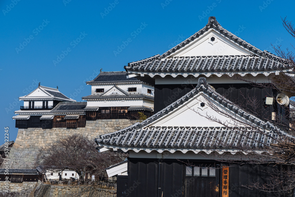 日本　愛媛県松山市の松山城の小天守と馬具櫓