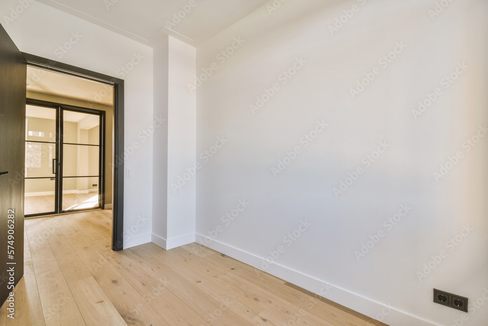 Spacious house with empty rooms Spacious house with empty rooms