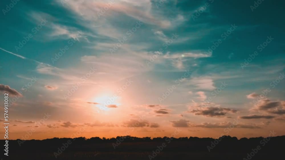 A Timeless Beauty: Epic Time-Lapse of a Beautiful Sunset A Timeless Beauty: Epic Time-Lapse of a Beautiful Sunset