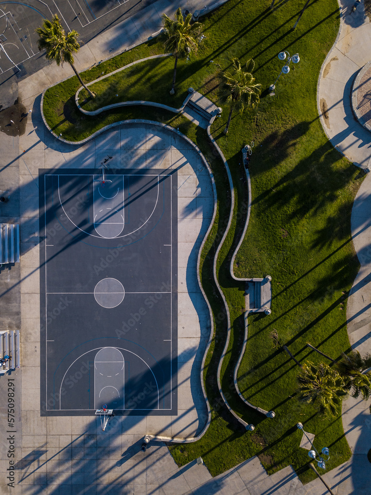 Aerial photography of the venice beach boardwalk, shops, vendors