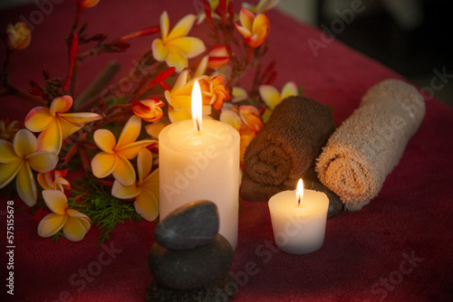 Spa, ambiente con iluminación de velas y aromas