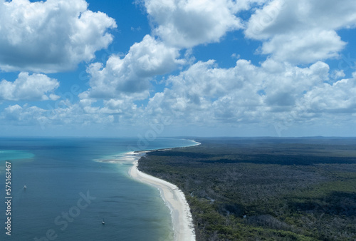 Fototapeta Naklejka Na Ścianę i Meble -  Nature landscape with ocean view and blue sky in Queensland, Australia.