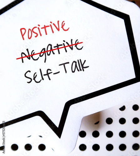 Fotografia Note sticker  with text written NEGATIVE SELF-TALK changed to POSITIVE , concept