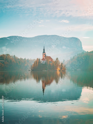 La chiesa sul lago