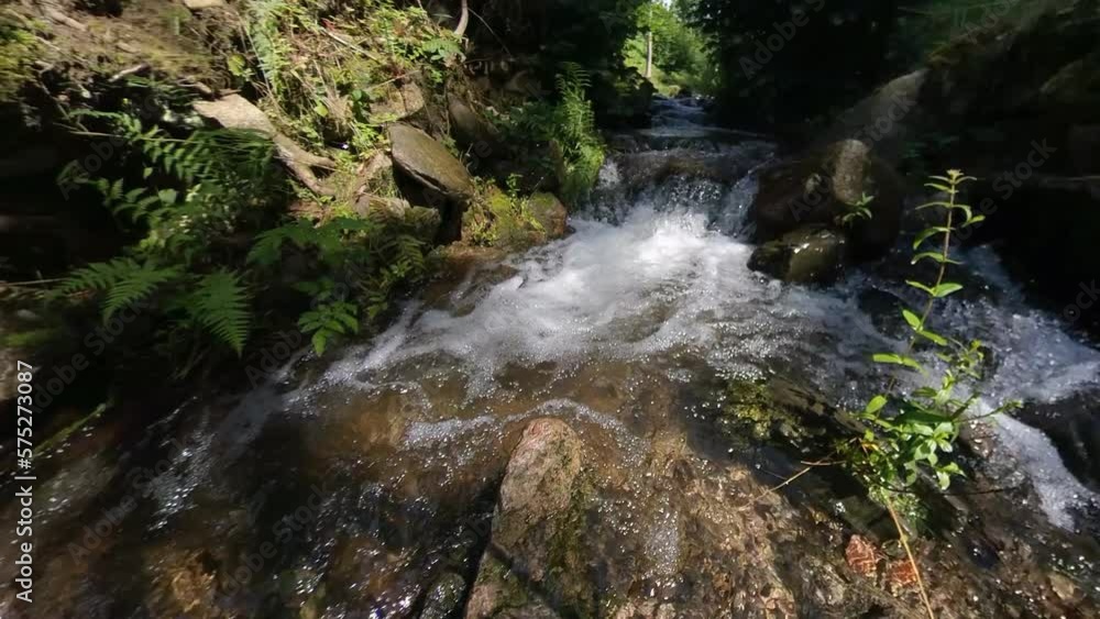 Bach, plätschern, frisch, Wasserfall, Gebirgsbach, Wasser, klar, fliessen, entspannend, idylisch Bach, plätschern, frisch, Wasserfall, Gebirgsbach, Wasser, klar, fliessen, entspannend, idylisch