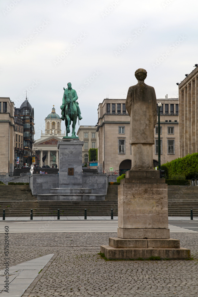 Statue of HM Queen Elisabeth in Brussels