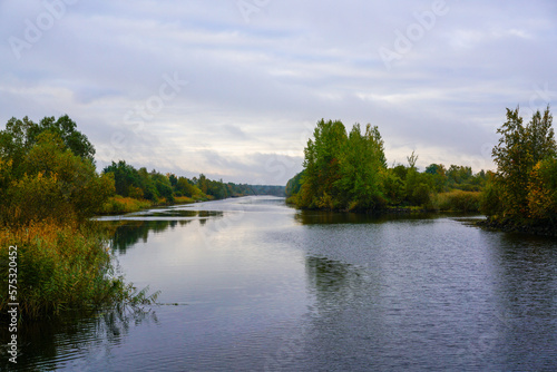 Fototapeta Naklejka Na Ścianę i Meble -  Lake Ladoga in Russia in autumn.