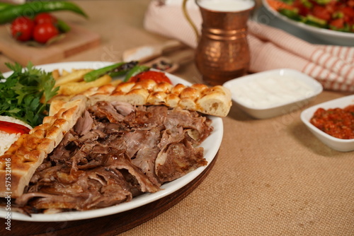 along with rice and meat doner, with appetizers. Can be used for restaurant. Turkish cuisine