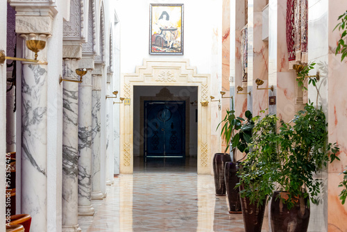 Fototapeta Naklejka Na Ścianę i Meble -  inside an Arabian building